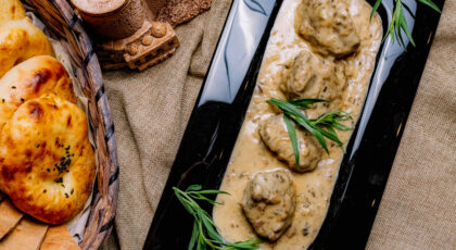 Chicken in Creamy Walnut Garlic Sauce