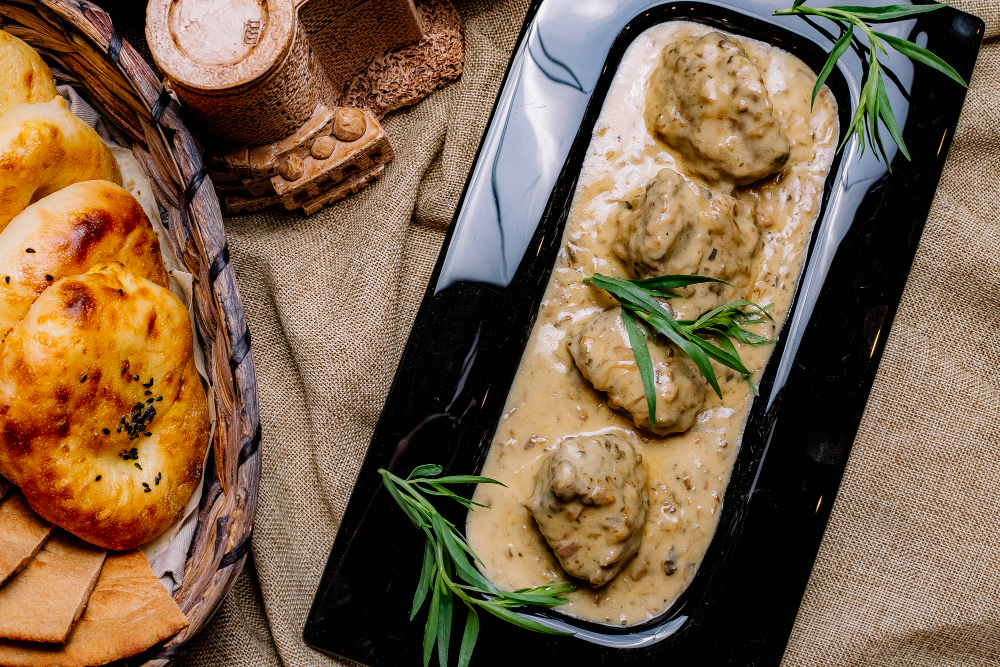 Chicken in Creamy Walnut Garlic Sauce